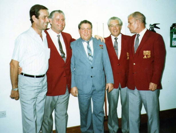Судейская бригада турнира в Дубаях и Владимир Ляхов (в центре)