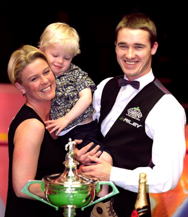 Стивен Хендри с женой и сыном (фото: Daily Mail)