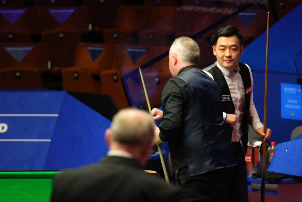 Джон Хиггинс и Тянь Пэнфэй (фото: World Snooker)