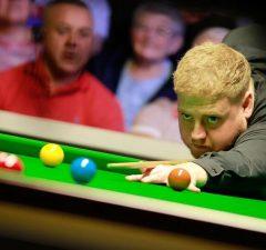 English Open 2026: Хиткоут вырвал победу у Чадхи в драматичной борьбе на последнем черном шаре (видео)