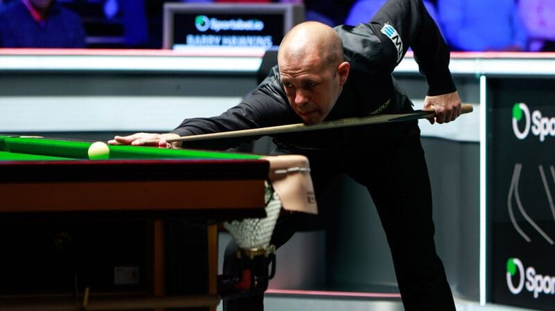 Tour Championship 2025: Барри Хокинс обыгрывает Шона Мерфи после начальной сессии первого раунда