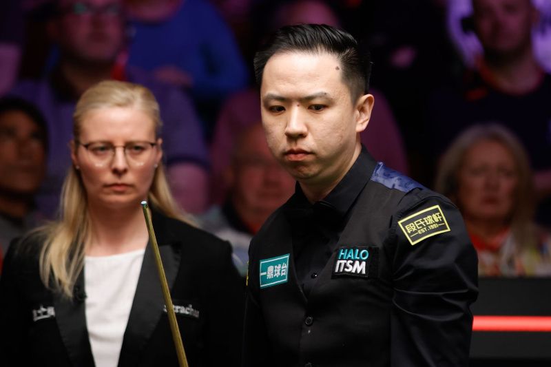 Годун сделал два брейка за 50 в первой сессии 1/8 финала (фото: WST)