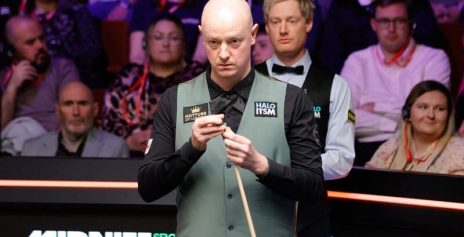 Чемпионат мира: Крис Уокелин ошеломил Робертсона в первой сессии 1/16 финала