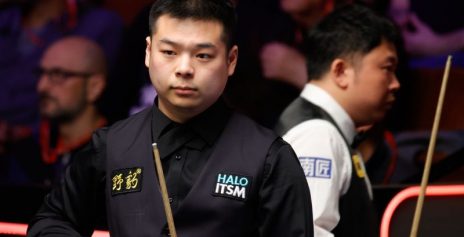 Пан Цзюньсюй выиграл свой первый матч на Чемпионате мира в Крусибле