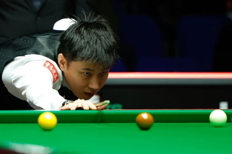 Чжао Синьтун добивается успеха в квалификации к Чемпионату мира по снукеру (фото: WST)