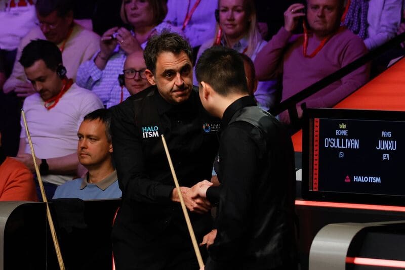 Ронни и Пан встретятся в воскресение и понедельник для завершения матча (фото: WST)