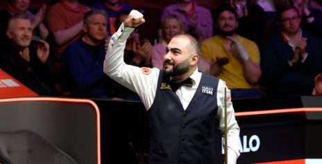 Чемпионат мира: Хоссейн Вафаей восторженно побеждает Хокинса в решающем фрейме