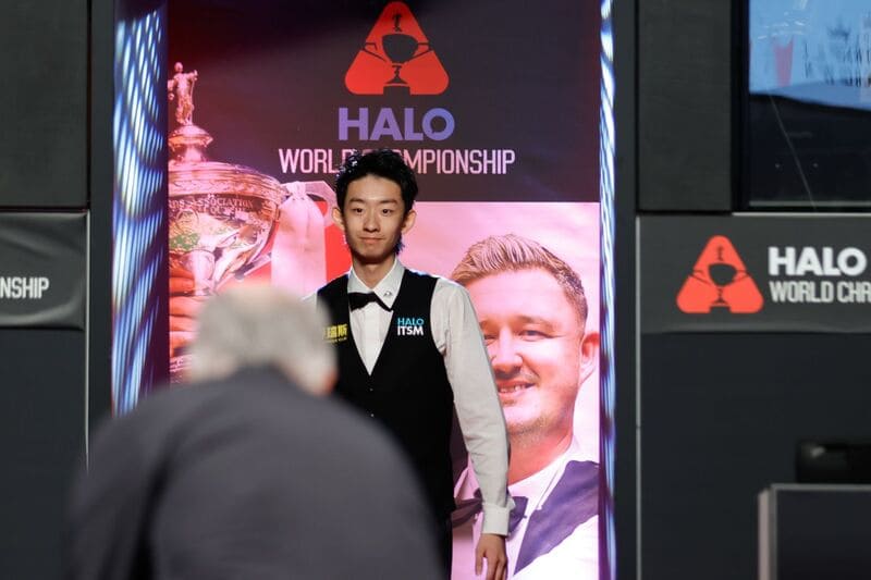 У Ицзэ набрал 466 очков в стартовой сессии 1/16 финала (фото: WST)