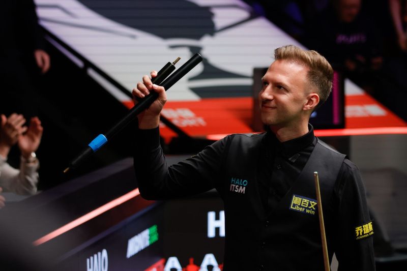 Трамп сделал 5 сенчури и стал четвертым игроком, который выиграл матч первого круга в Шеффилде (фото: WST)