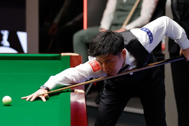 Синьтун уверенно лидирует в конце второй сессии (фото: WST)