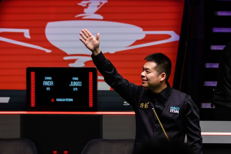 Цзюньсюй сохранил шанс добраться до финала на Чемпионате мира (фото: WST)