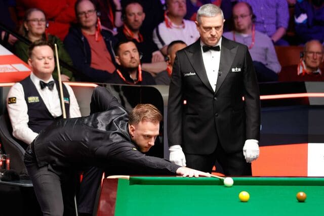 Трамп ведет в конце первой сессии на два очка (фото: WST)