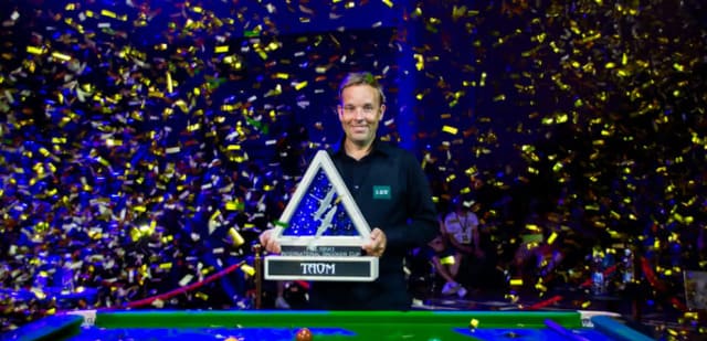 Али Картер выиграл впечатляющий трофей в прошлом году (фото: metrouk)