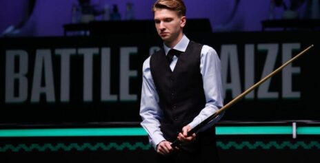 Юлиан Бойко обыгрывает Сурети и выходит в третий раунд Saudi Masters 2025