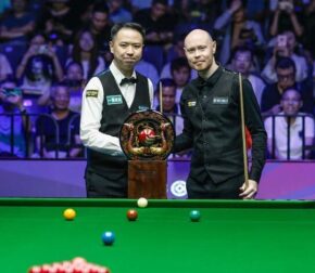 Сяо Годун лидирует в финале Wuhan Open 2025 после первой сессии