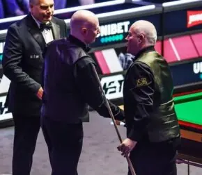 Бритиш Опен 2025: Джон Хиггинс проиграл Энтони Макгиллу в полуфинале в Челтнеме