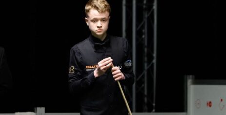 Cтэн Муди с трудом победил Амира Сархоша и вышел в финальный этап на турнире Xi’an Grand Prix 2025