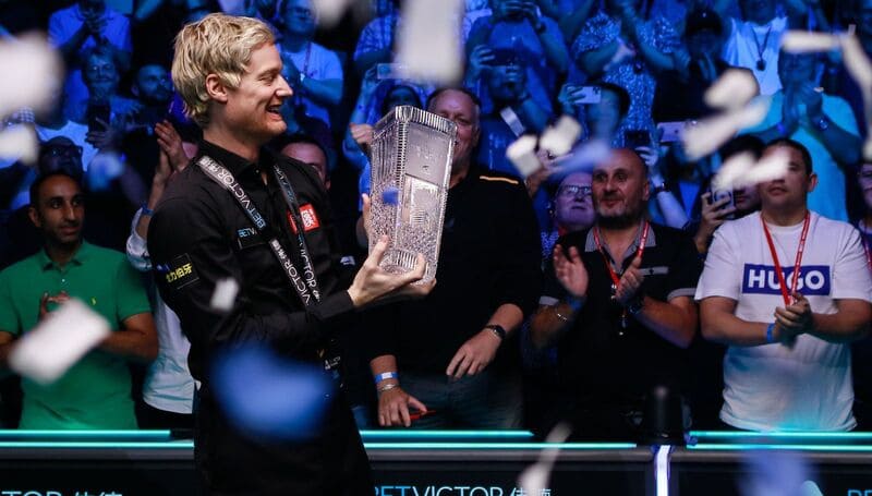 Нил Робертсон выиграл турнир English Open в прошлом году (фото: WST)