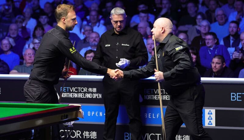 Джадд Трамп одержал 13-ю подряд победу над Джоном Хиггинсом и вышел в полуфинал в Белфасте