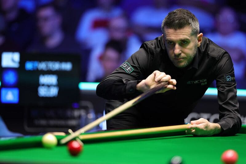 Марк Селби оформил сенчури в 129 очков в матче против Иана Бернса в Белфасте (фото: WST)