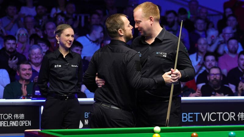 Марк Аллен нанес поражение своему другу Джордану Брауну, а Чжоу Юэлун в решающем фрейме обыграл Тома Форда