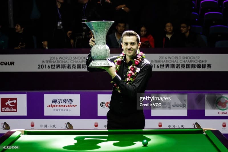 Марк Селби одержал комфортную победу над китайским снукеристом в финальном поединке в Дацине (фото: gettyimages)