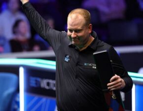 Чемпионат мира по снукеру: Неожиданный поворот позволил Джордану Брауну сохранить место в туре