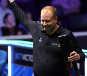 Northern Ireland Open 2025: Чемпион мира Чжао Синьтун проигрывает Джордану Брауну