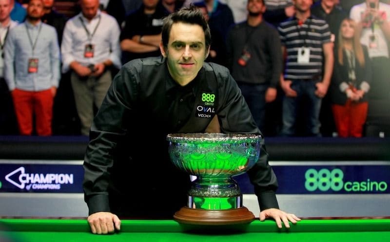 Ронни О'Салливан выиграл Чемпион чемпионов в 2013 году (фото: dailymail.co.uk)
