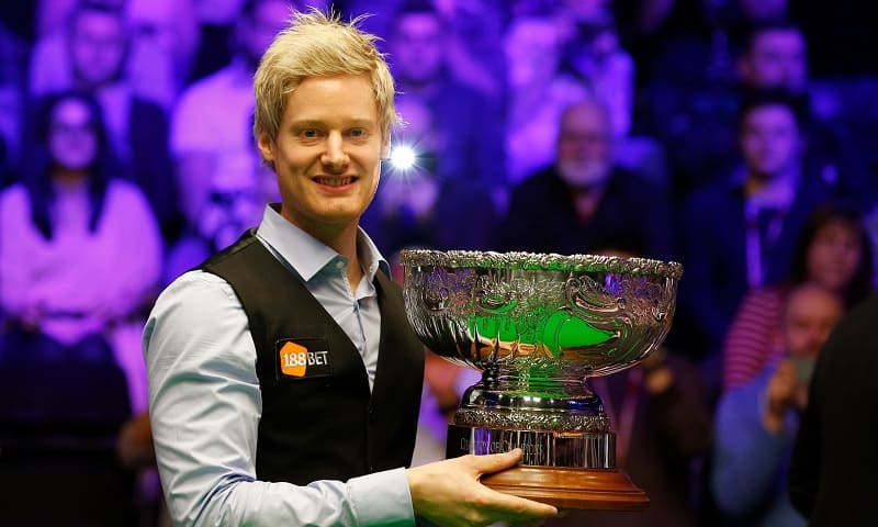 Нил Робертсон обыграл в финале Марка Аллена и получил главный приз в размере 100 000 фунтов стерлингов (фото: m.sports.ru)
