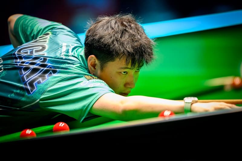 Чемпион чемпионов 2025: Чжао Синьтун одержал впечатляющую победу в своей группе