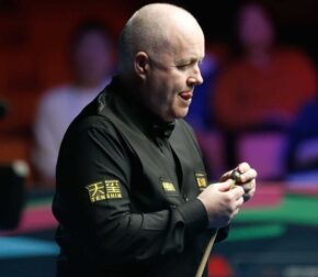 Полуфинал International Championship: Джон Хиггинс ведет в счете после первой сессии