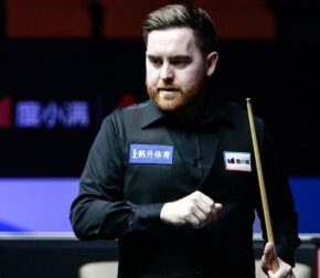 Чемпионат Великобритании 2025: Пять снукеристов ведут борьбу за место в Йорке