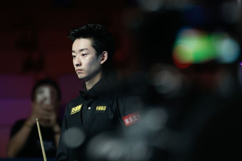 У Ицзэ в 1/4 финала встретится с Барри Хокинсом (фото: WST)