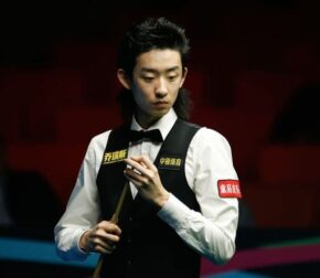 У Ицзэ обыгрывает Джона Хиггинса после первой сессии в финале Международного чемпионата