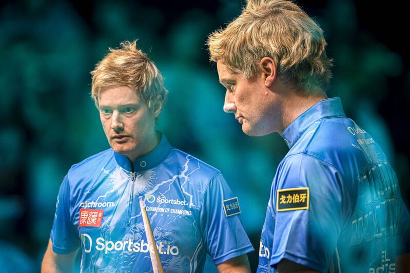 Нил Робертсон выступит в своем седьмом полуфинале Champion of Champions, одержав победу над Хиггинсом и Фордом