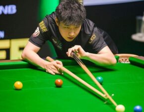 Чжао встретится с Робертсоном в финале в Эр-Рияде