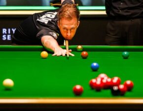 Джадд Трамп победил Уильямса, а Чжао Синьтун обыграл Мерфи в 1/4 финала Riyadh Snooker Championship 2025