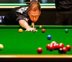 Джадд Трамп победил Уильямса, а Чжао Синьтун обыграл Мерфи в 1/4 финала Riyadh Snooker Championship 2025