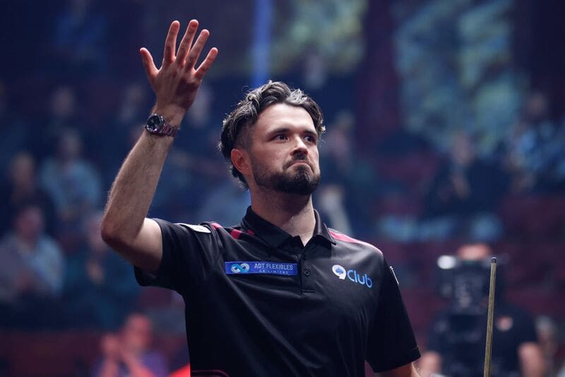 Оливер Лайнс обыграл любителя Марка Ллойда (фото: WST)