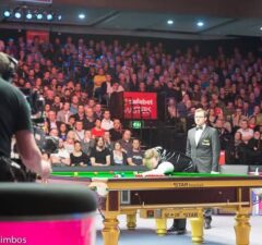 Лучший рефери по снукеру Алекс Крисан прощается с профессиональным туром в трогательном посте в социальных сетях