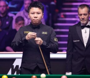 Чжоу Юэлун одержал захватывающую победу над Ронни О’Салливаном на Чемпионате Великобритании