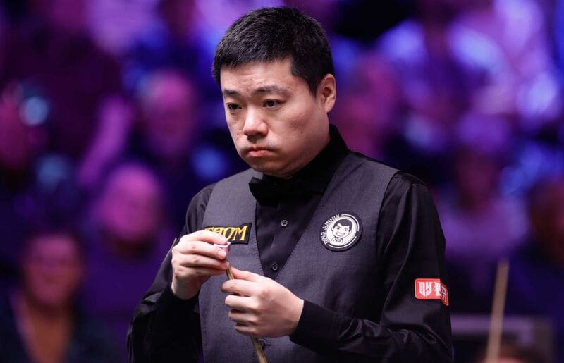 Дин Джуньху победил Дональдсона, а Чемпион мира Чжао Синьтун проиграл своему соотечественнику в 1/8 финала Чемпионата Великобритании