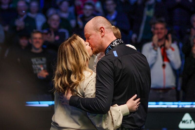 Криса поддерживала в зале его семья (фото: WST)