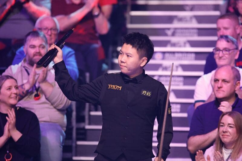 Чжоу Юэлун в 1/8 финала встретится с Марком Селби (фото: WST)