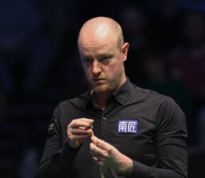 Scottish Open 2025: В финале Крис Уокелин обыгрывает Чан Бинью после первой сессии