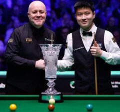 Джон Хиггинс и Чжао Синьтун завершили вничью 4-4 первую сессию финала Players Championship 2026