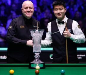 Джон Хиггинс и Чжао Синьтун завершили вничью 4-4 первую сессию финала Players Championship 2026
