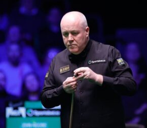 Хиггинс победил Робертсона и вышел в 1/4 финала Players Championship 2026