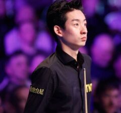 Джон Хиггинс и У Ицзэ прошли в 1/2 финала Welsh Open 2026